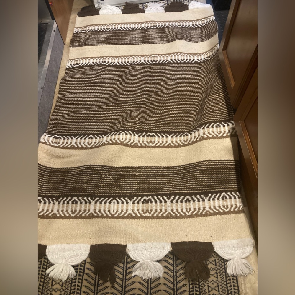 Peruvian? Brown /Cream Geometric Pattern Rug/Wall Hanging Wool Blend pre loved - Picture 9 of 15
